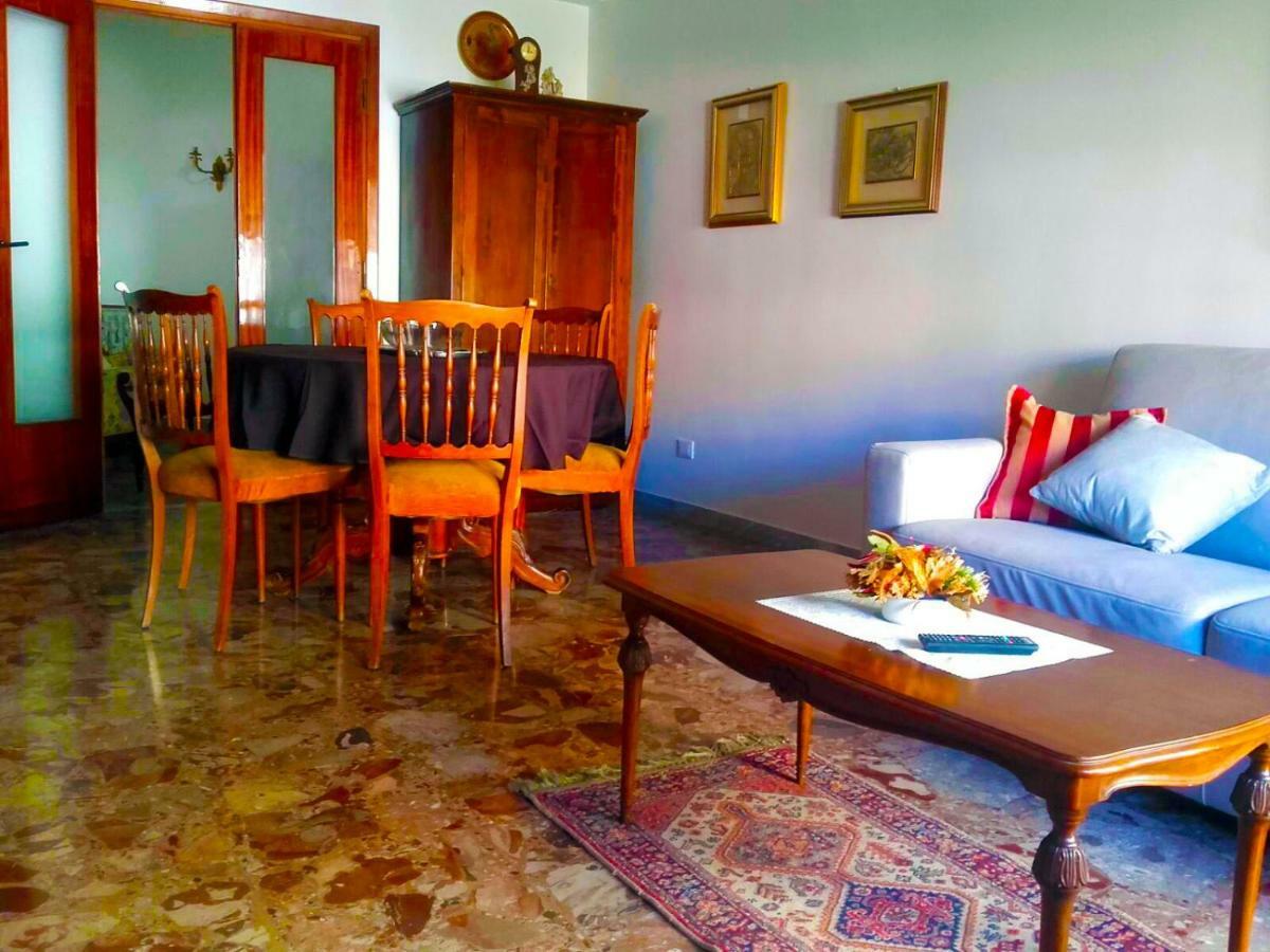 Roma Manuela'S Cozy Guest House Trastevere Exteriör bild
