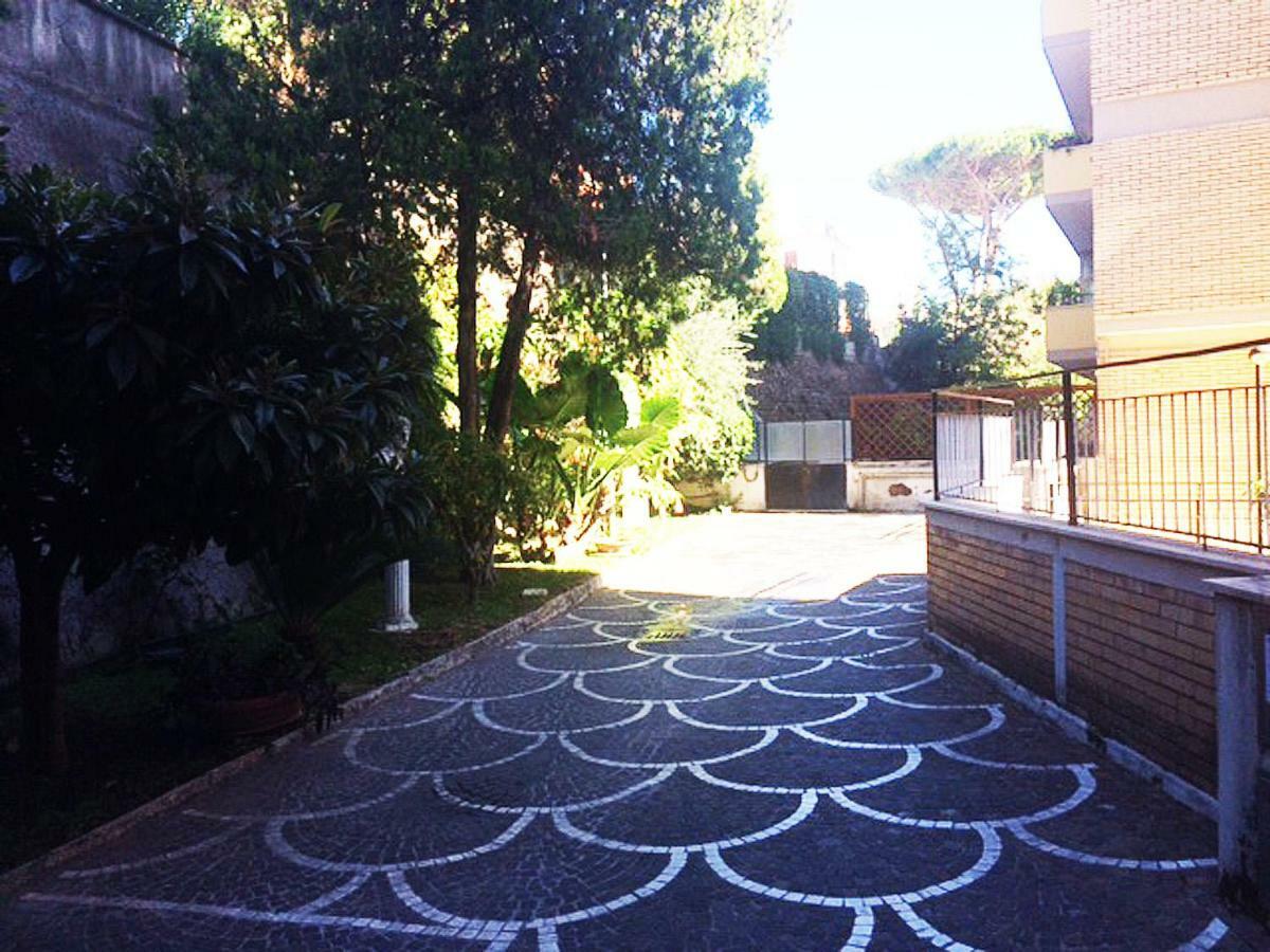 Roma Manuela'S Cozy Guest House Trastevere Exteriör bild